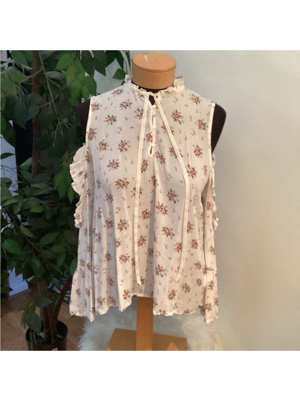 I Jeans by Buffalo Kaitlin ruffled knit blouse Woman’s size XL floral